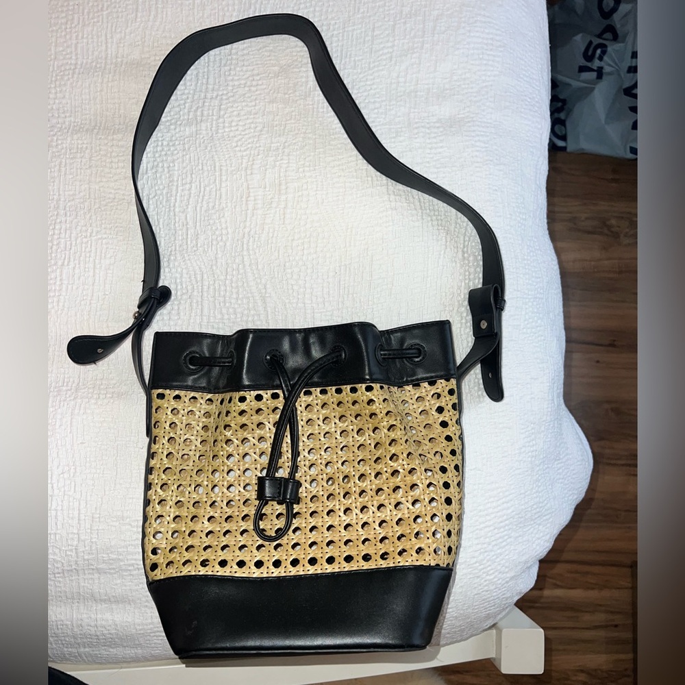 ZARA faux leather & raffia bucket bag - in great condition!
